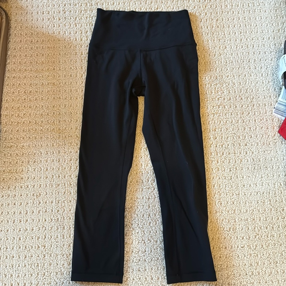Lululemon Black Cropped leggings size 4